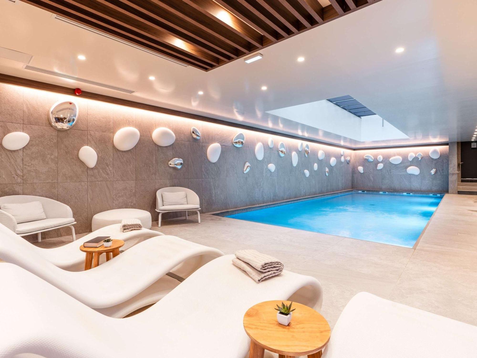 Novotel Hotel 4*